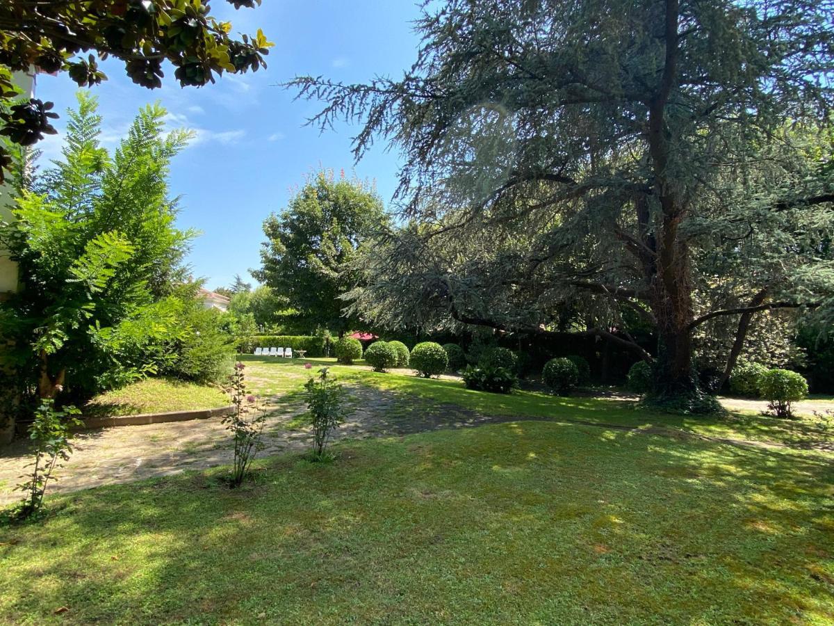 Espectacular Casa Chateau En El Centro De Olot Buitenkant foto