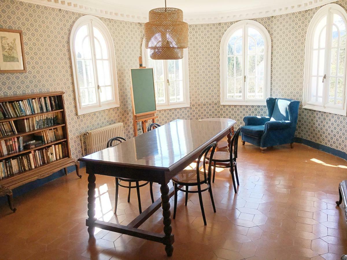 Espectacular Casa Chateau En El Centro De Olot Buitenkant foto